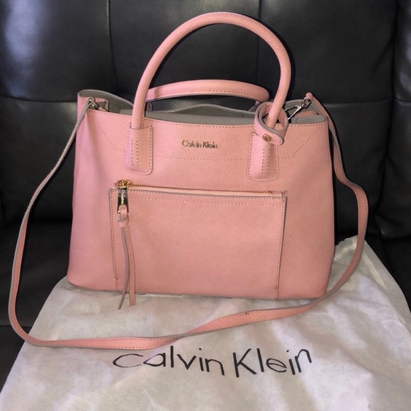 Calvin Klein Handbags - NWOT Calvin Klein Handbag 👜